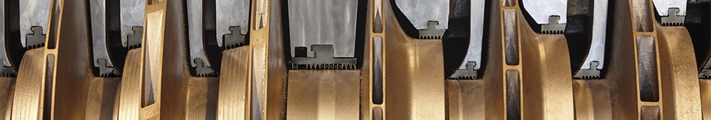 Photo_1_-_cutaway_showing_laby_seals